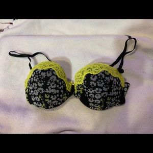 NWT Express Intimates 36D Flirty Balconette Bra